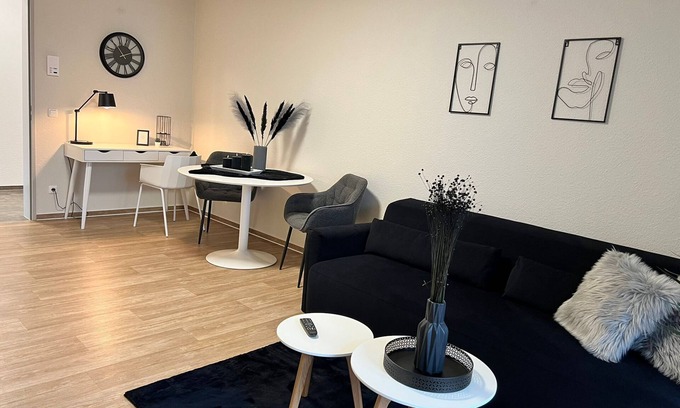 Weyhausen Apartment | Charming Homes - Studio 16