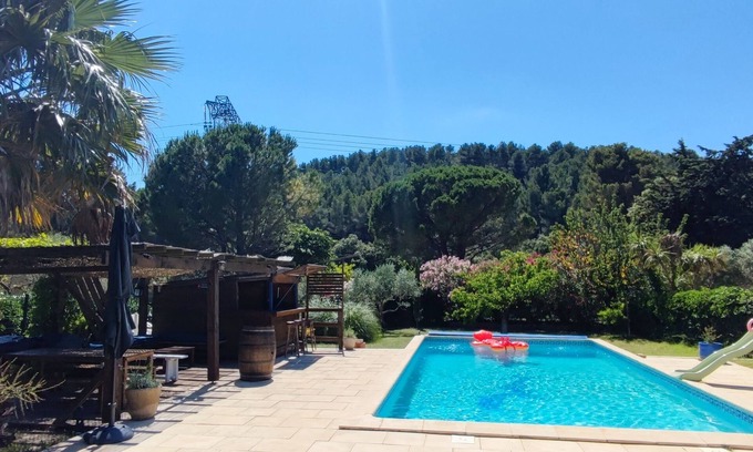 Istres House | Charming house classified 3 stars/3 ears "Gîtes de France" surrounded by naturen