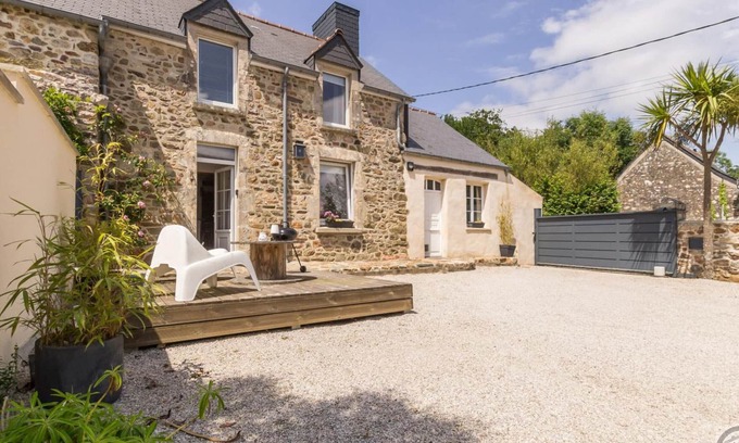 Tollevast Cottage | Charming house for 2 with garden and private parking