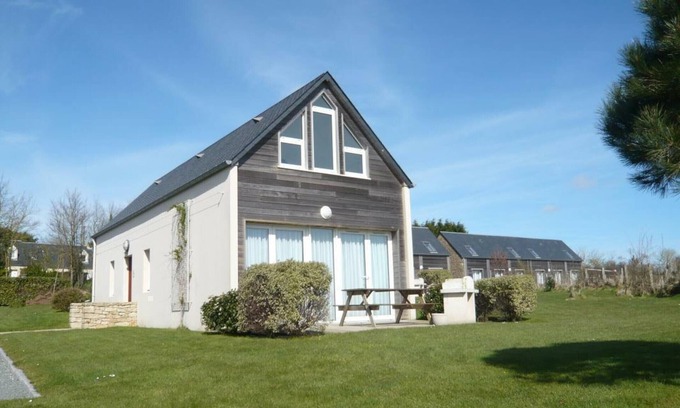 Biville Cottage | Charming House Near Dunes with Terrace, BBQ, and Pet-Friendly Facilities