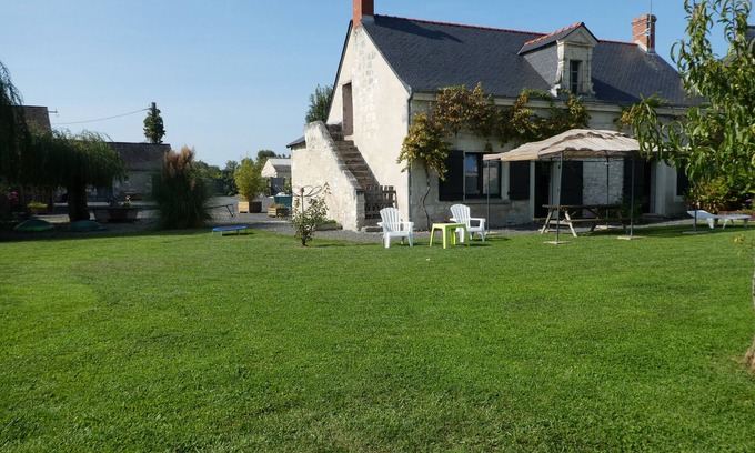 Neuille Cottage | Charming house on the outskirts of the village in an old farmhouse