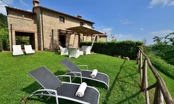Roccalbegna House | Charming house overlooking the countryside