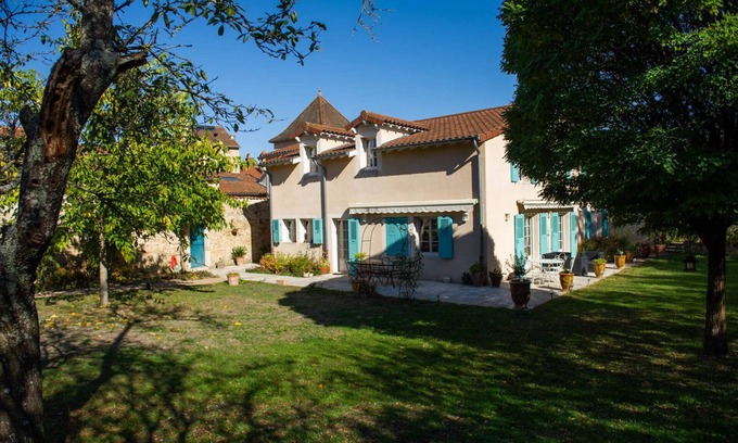 Cluny House | Charming house with garden – Cluny Downtown