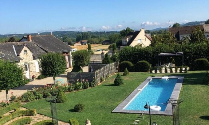 Pazayac Cottage | Charming House with Pool, Garden and Modern Amenities, Near Historic Sites