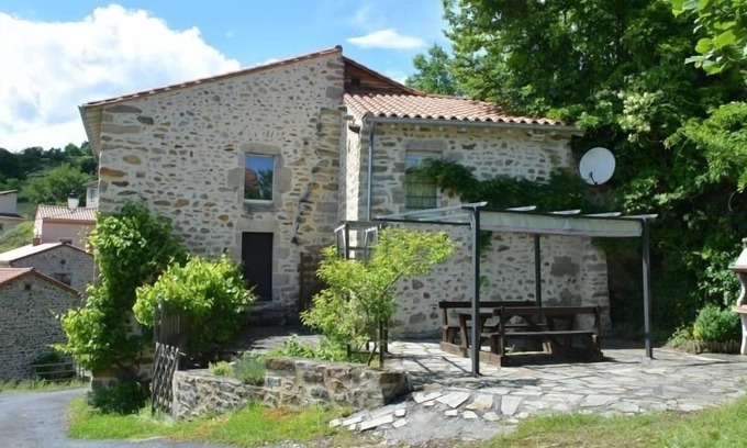 Langeac Cottage | Charming house with terrace and BBQ, tranquility near Langeac