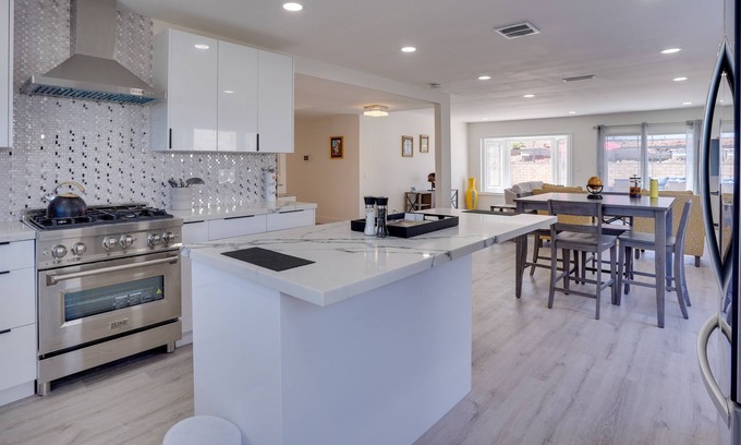Laguna Hills House | Charming Laguna Hills Home Near Theme Parks!