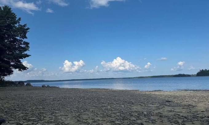 Ellsworth House | Charming lakeside 2-bedroom house minutes from downtown Ellsworth with WiFi