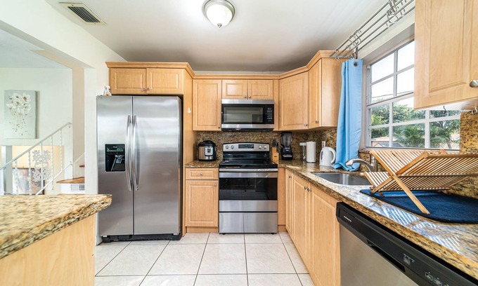 Pembroke Pines Villa | Charming & Large Pool Home 6