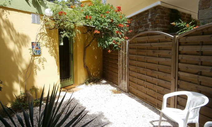 La Faviere House | Charming little air-conditioned house with terrace and enclosed garden