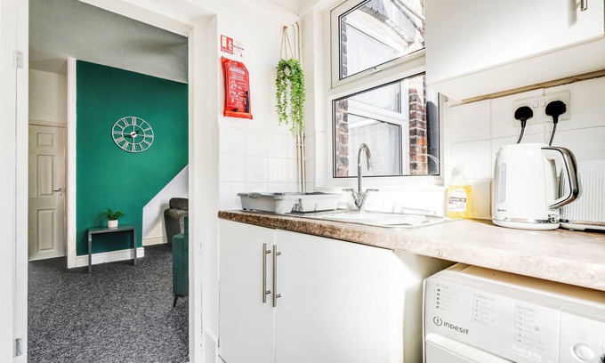 Bootle House | Charming Liverpool Retreat:10Min Drive to Aintree & Anfield, Great for families!