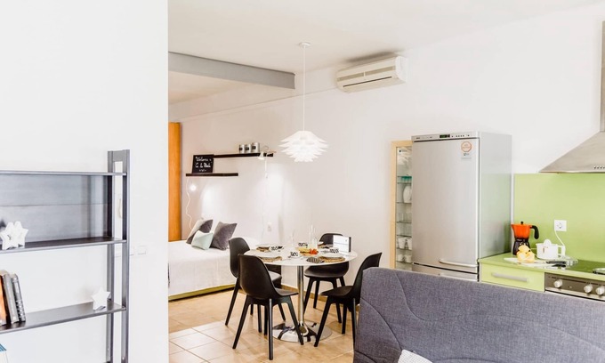 Torredembarra Apartment | Charming loft on the beach 45min from Barcelona