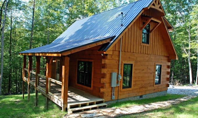 Pegram House | Charming Log Cabin! 20 Minutes to Downtn Nashville! Also see Property 320523