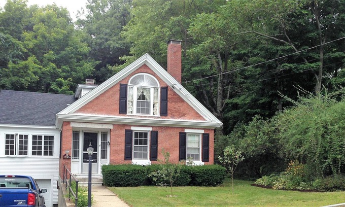 Meredith House | Charming Meredith Village Antique Brick Home For Rent