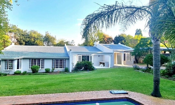 Greater Johannesburg Metropolitan Area House | Charming, modern house with WiFi in Randburg