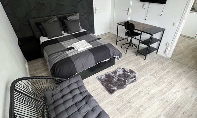 Franconville Apartment | Charming modernised studio apartment very pleasant, furnished and equipped. n