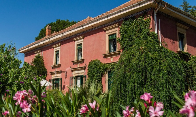 Caltagirone Villa | Charming nineteenth-century villa in Caltagirone