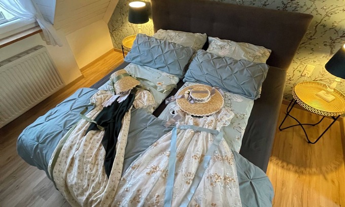 Ulmen Apartment | Charming Parlor, Eifel near Nürburgring - for 2-4 People near Lake & Castle-Ruin