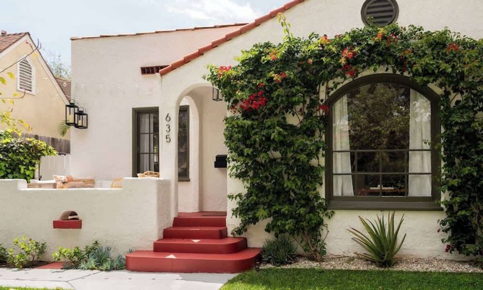 Greater Wilshire - Hancock Park House | Charming Pet Friendly Casa in the heart of LA