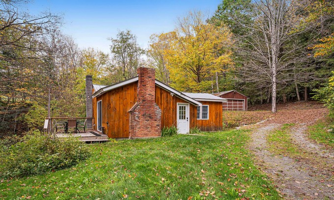 East Dover House | Charming Private Cabin w/Full Kitchen & High-Speed WiFi - Near Mountain