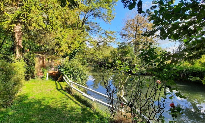 Guerard House | Charming private hostel, quiet, close to local poles of attraction