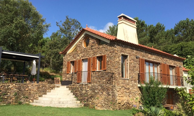 Nossa Senhora do Pranto Villa | Charming, quiet, rustic villa with modern interior