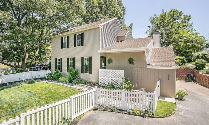 Wayne House | Charming Radnor Home With Yard Hosted By Stay Rafa