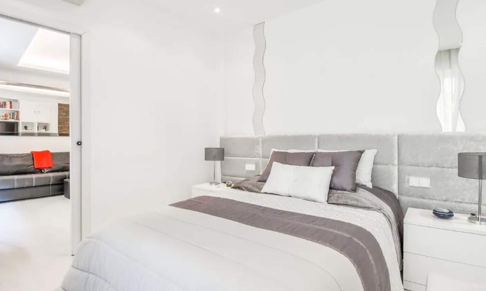 Les Fleurs Apartment | Charming Renovated 1BR Apart. In Heart Of Monaco