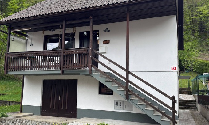 Zaga House | Charming renovated 2 bedroom house sleeps 5