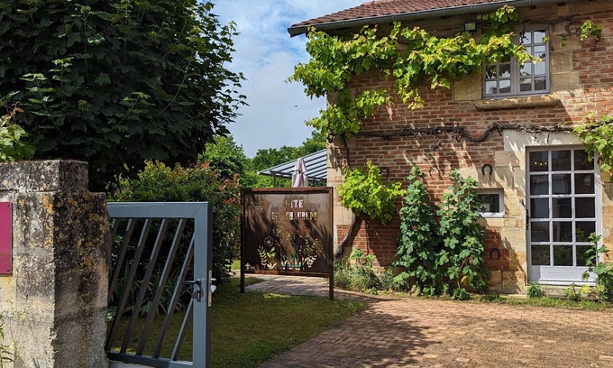Contrisson Cottage | Charming Renovated Farmhouse with Garden, Terrace, and Near Lake Der for 6 Guests