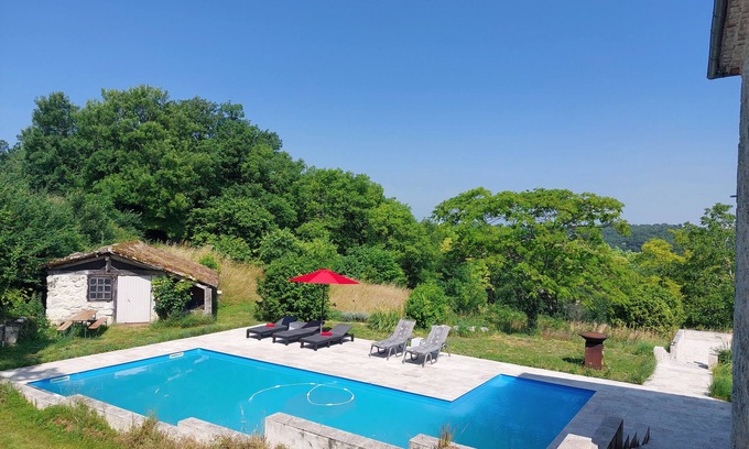 Lacour Bed & Breakfast | Charming renovated farmhouse with large pool