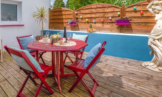 Locmiquelic House | Charming Renovated Fisherman's House, Close to Batobus, Coastal Paths, Shops in Locmiquélic