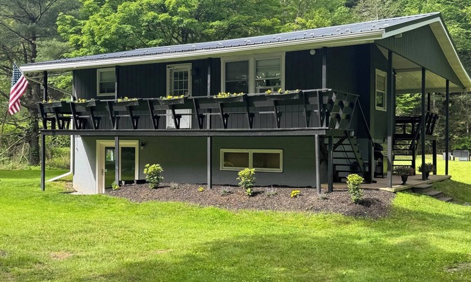 Cambra House | Charming retreat on Fishing Creek near Ricketts Glen & Worlds End State Parks