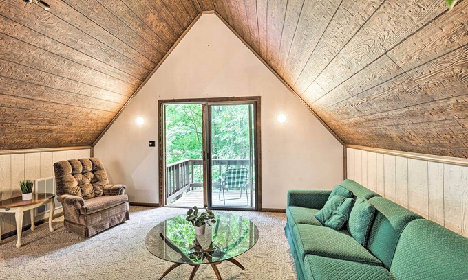 Roan Mountain Cabin | Charming Roan Mtn Cabin Across from Creek!