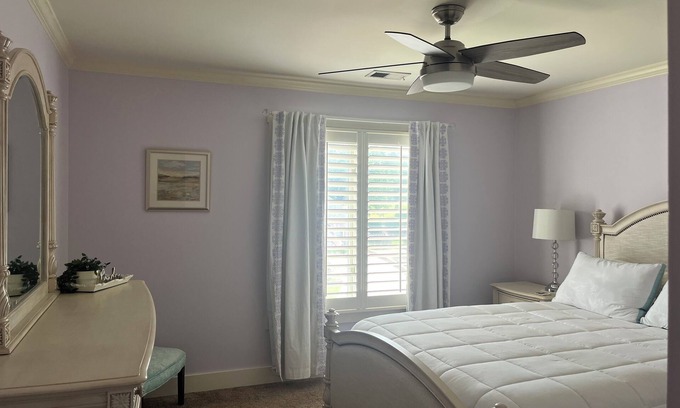 Collierville House | Charming room in Beautiful Custom Home- 30 day stay minimum