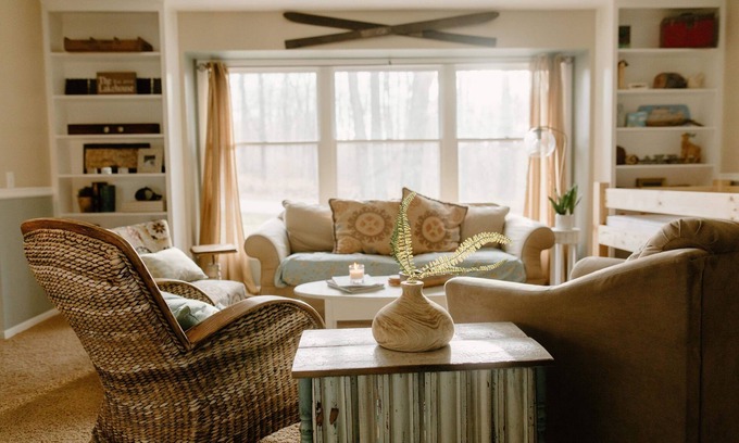 Plainwell House | Charming Serenity: A Cozy and Spacious Lake House Retreat Near Kalamazoo, MI.