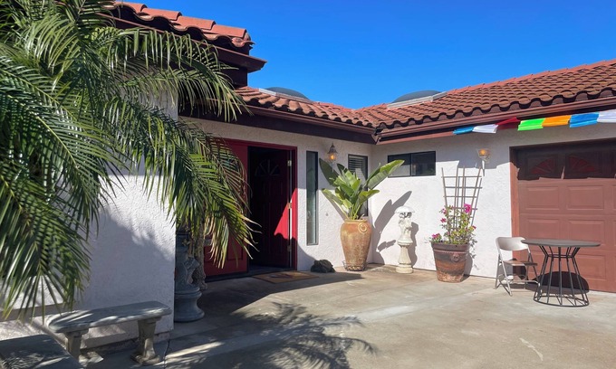 Loma Alta House | Charming Shared 1-bedroom in fabulous Oceanside house with AC, WiFi