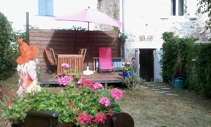 Meyronne House | Charming small house in a village bounding the river Dordogne