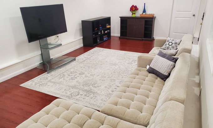 Richmond House | Charming spacious 3 bedroom 1 bath