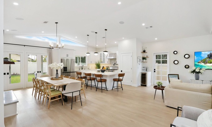 Westminster House | Charming Spacious House W/Hot Tub