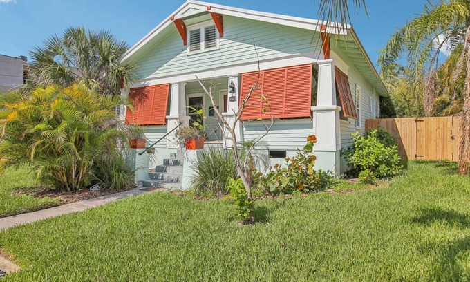 Bayou Shores House | Charming St Pete Bungalow