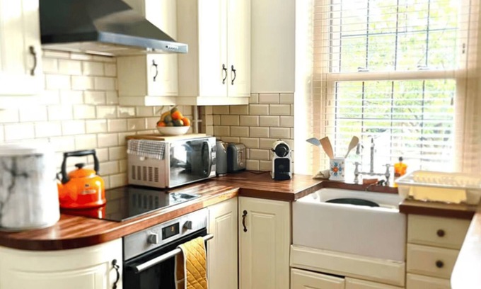 Penistone Cottage | Charming Stone Cottage in the Heart of Yorkshire!
