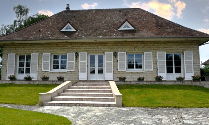 Senonches Cottage | Charming Stone House in Calm Senonches - Modern Amenities & Large Garden