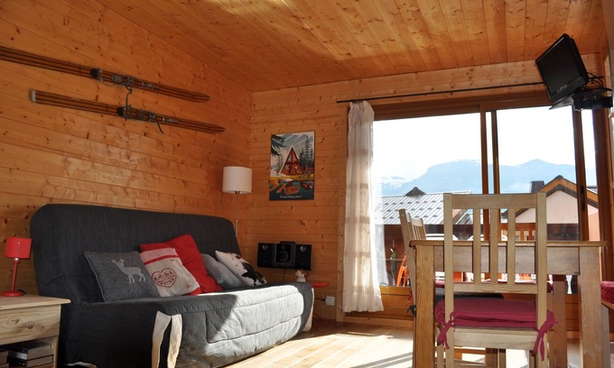 Les Carroz-d'Araches Apartment | Charming studio cabin in the heart of the village