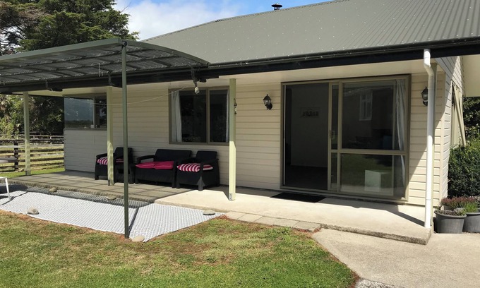 Westport Apartment | Charming Studio apartment in lovely Carters Beach with WiFi