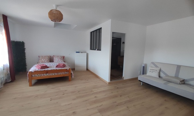 Courbillac Bed & Breakfast | Charming studio "le 1864" with private garden and Wi-Fi
