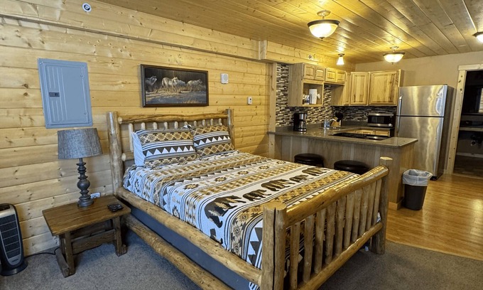 Cooper Landing Apartment | Charming Studio in Cooper Landing – Close to Trails & Outdoor Adventures