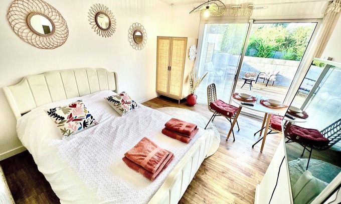 Saint-Ave Apartment | Charming studio with parking space. Ideal for visiting the Gulf of Morbihan!