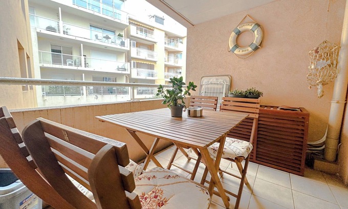 Antibes Old Town Apartment | Charming T2 near the Port Vauban d'Antibes