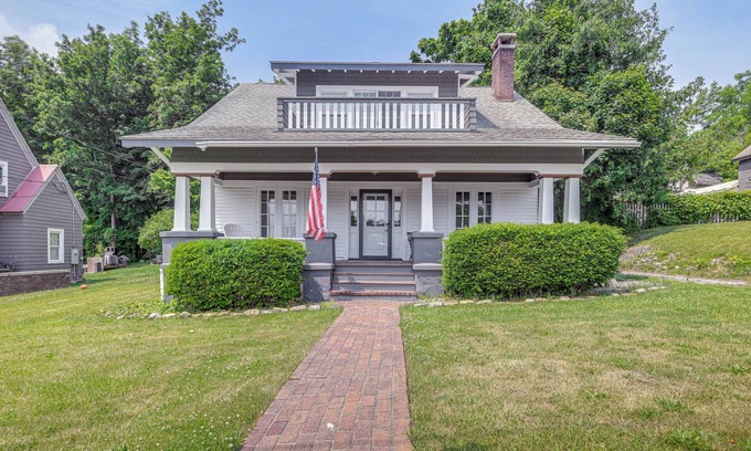 North Lake George House | Charming Ticonderoga Home - Walk to Downtown!