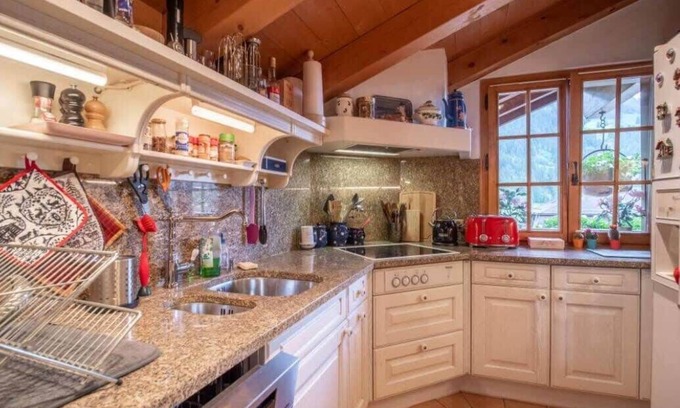 Rougemont Apartment | Charming Top floor 4 BR apartment 190m2 with amazing view
